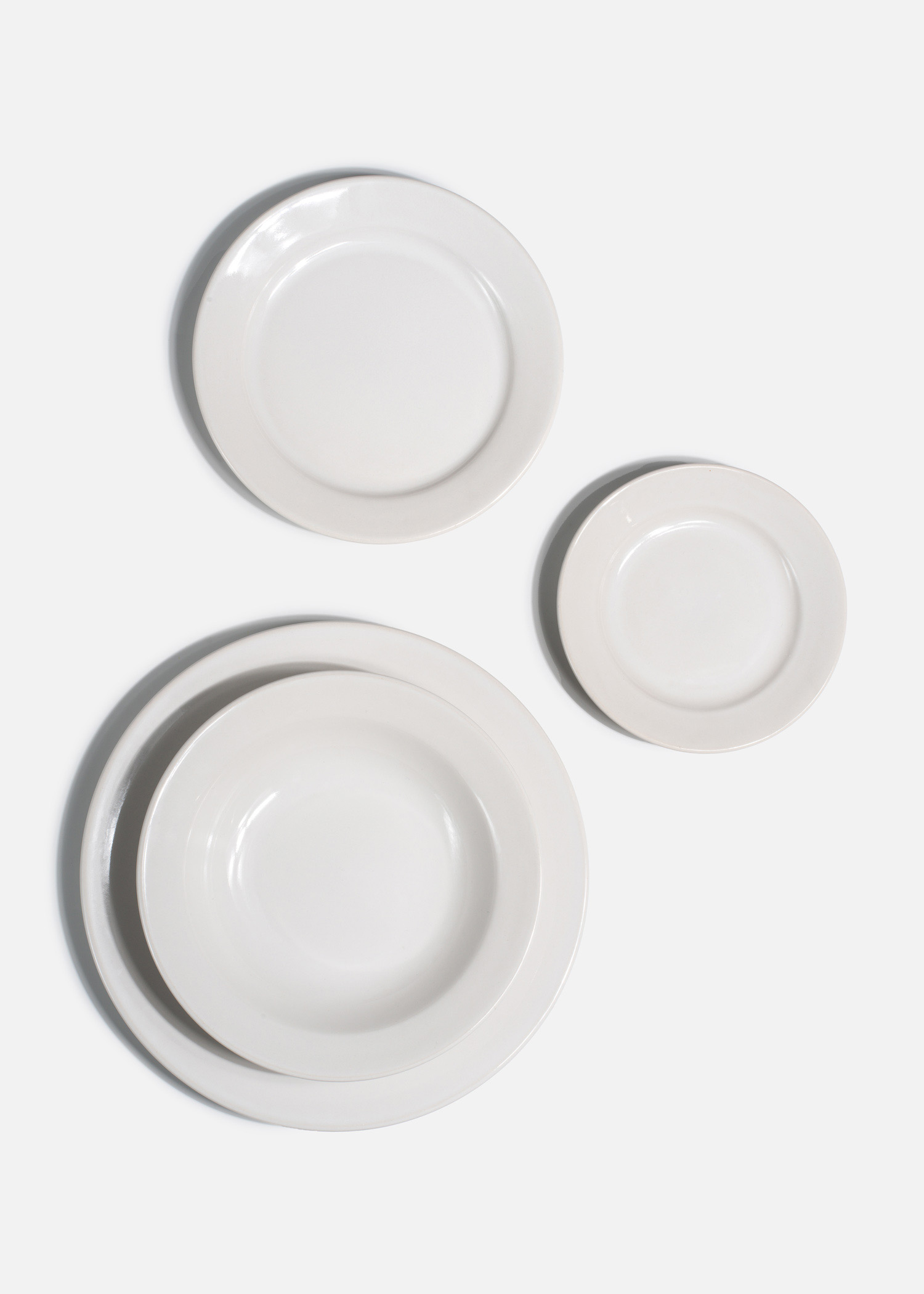 Precio mayoreo Platos de porcelana con ala blancos Elegance